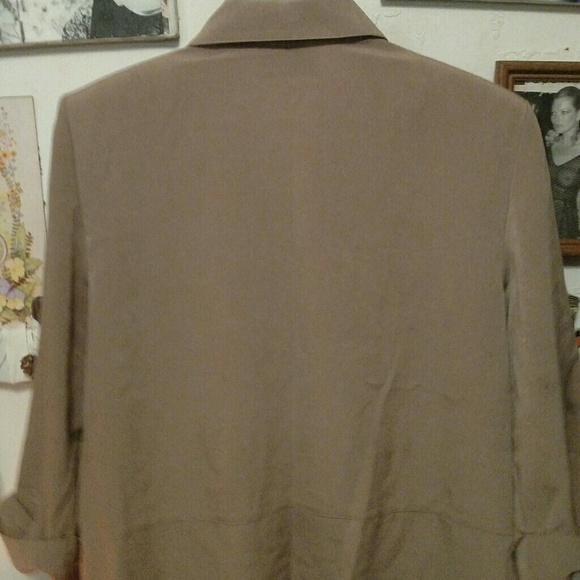 Button up MH shirt - Picture 4 of 4